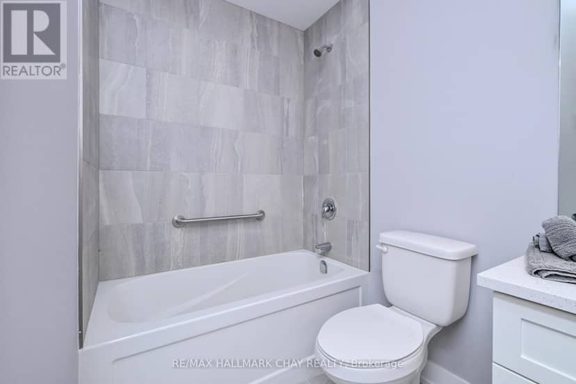 312 - 17 Centre Street — photo 26 of 27