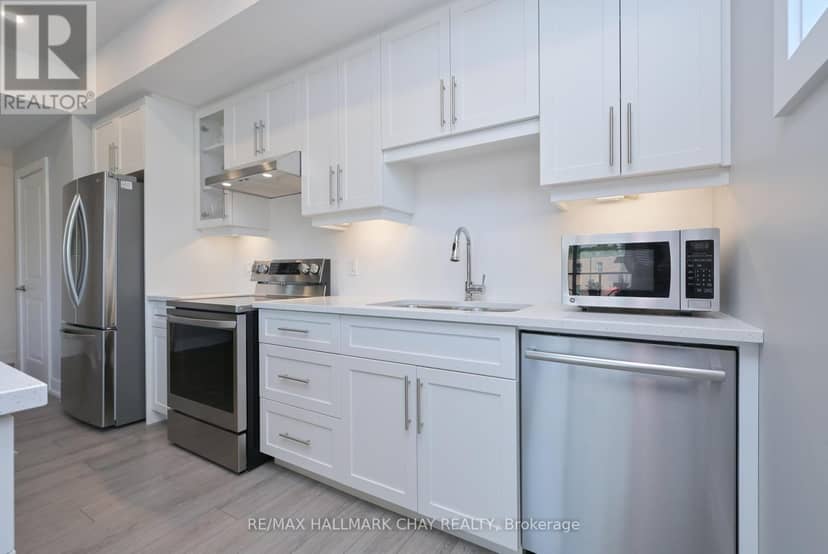 312 - 17 Centre Street — photo 8 of 27