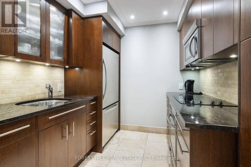 1401 - 500 Avenue Road — photo 34 of 40