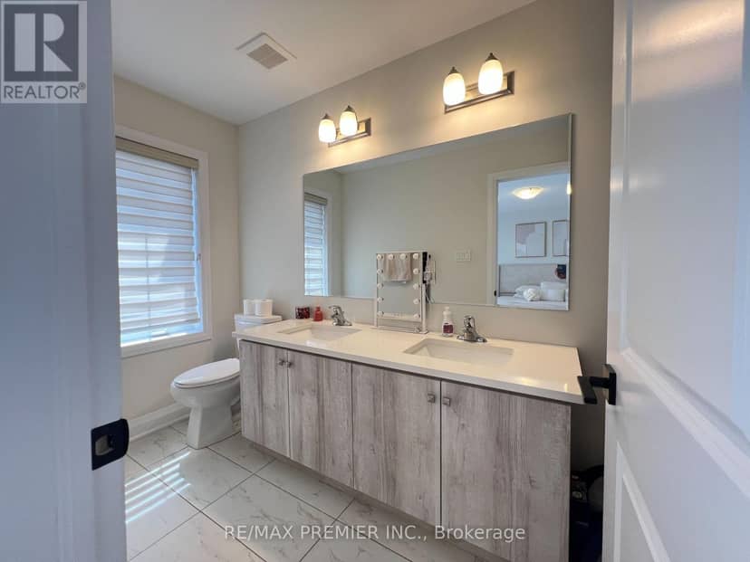 28 Petch Avenue — photo 11 of 14