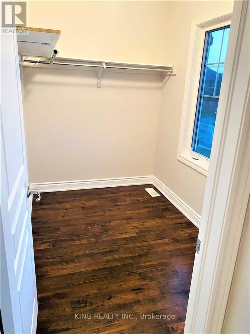 285 Silverwood Avenue — photo 11 of 13