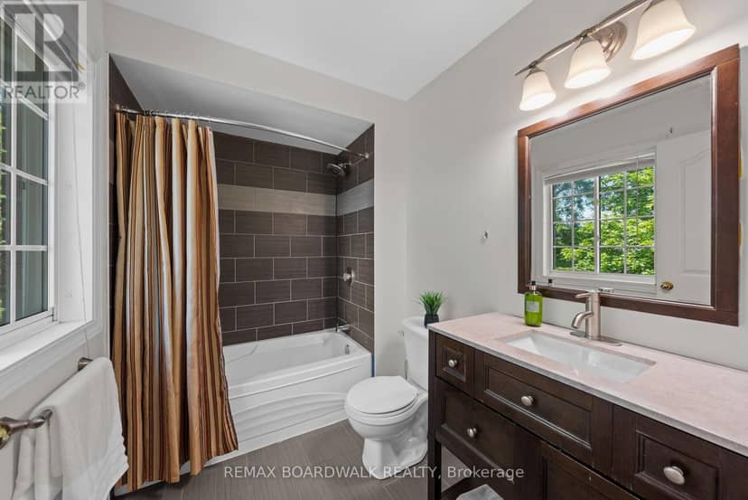 50 Gray Crescent — photo 17 of 32