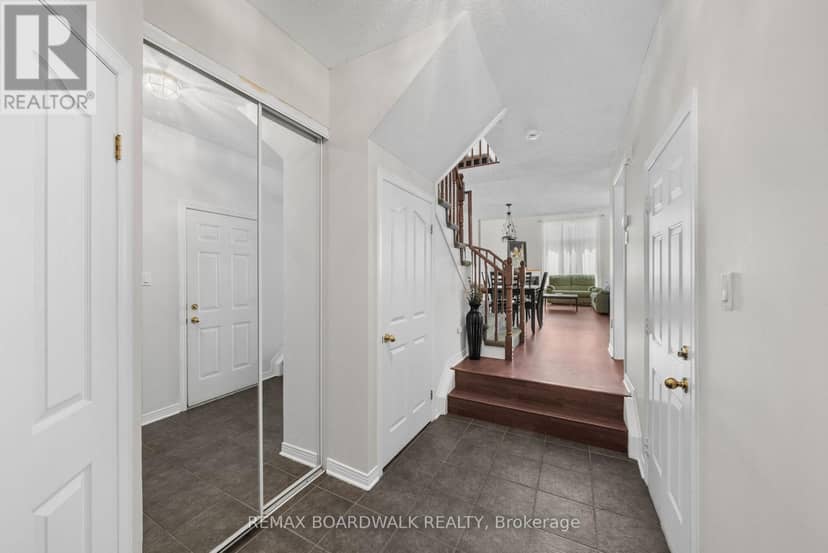50 Gray Crescent — photo 5 of 32