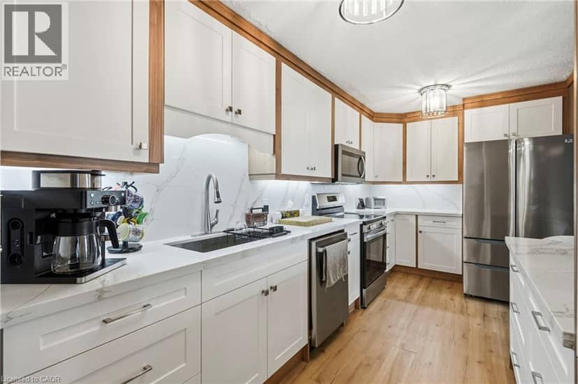 75 QUEEN Street N Unit# 1702 — photo 22 of 40