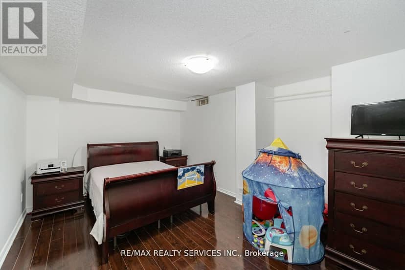 17 Dawes Road — photo 17 of 24