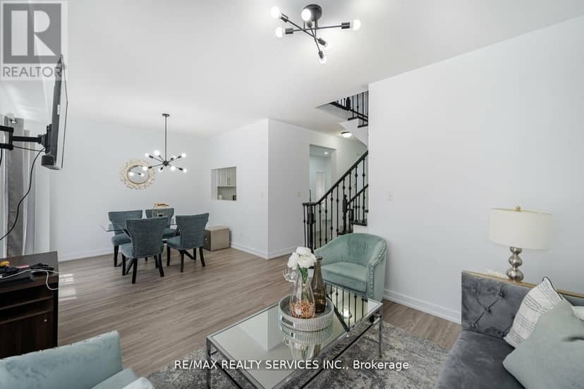 17 Dawes Road — photo 6 of 24
