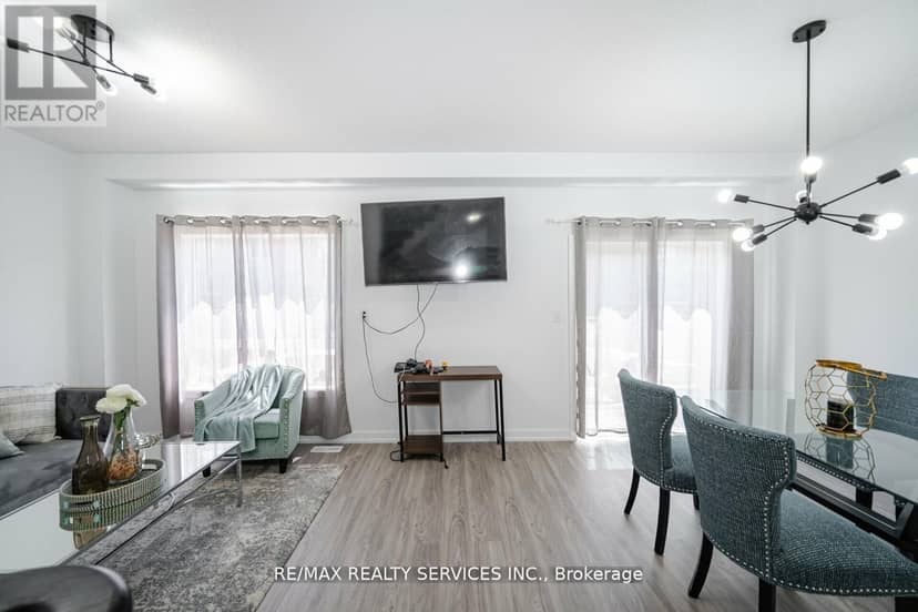 17 Dawes Road — photo 9 of 24