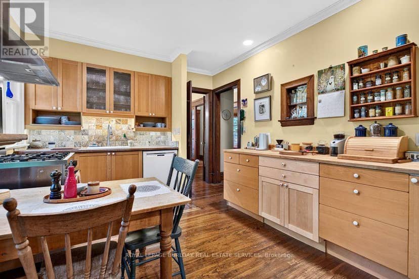 526 Burlington Avenue — photo 16 of 40