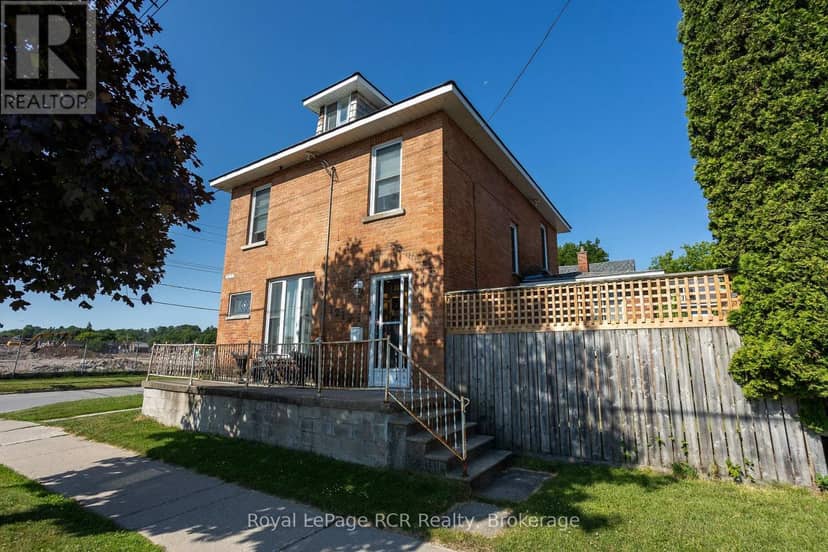 1218 1st Avenue W — photo 3 of 40