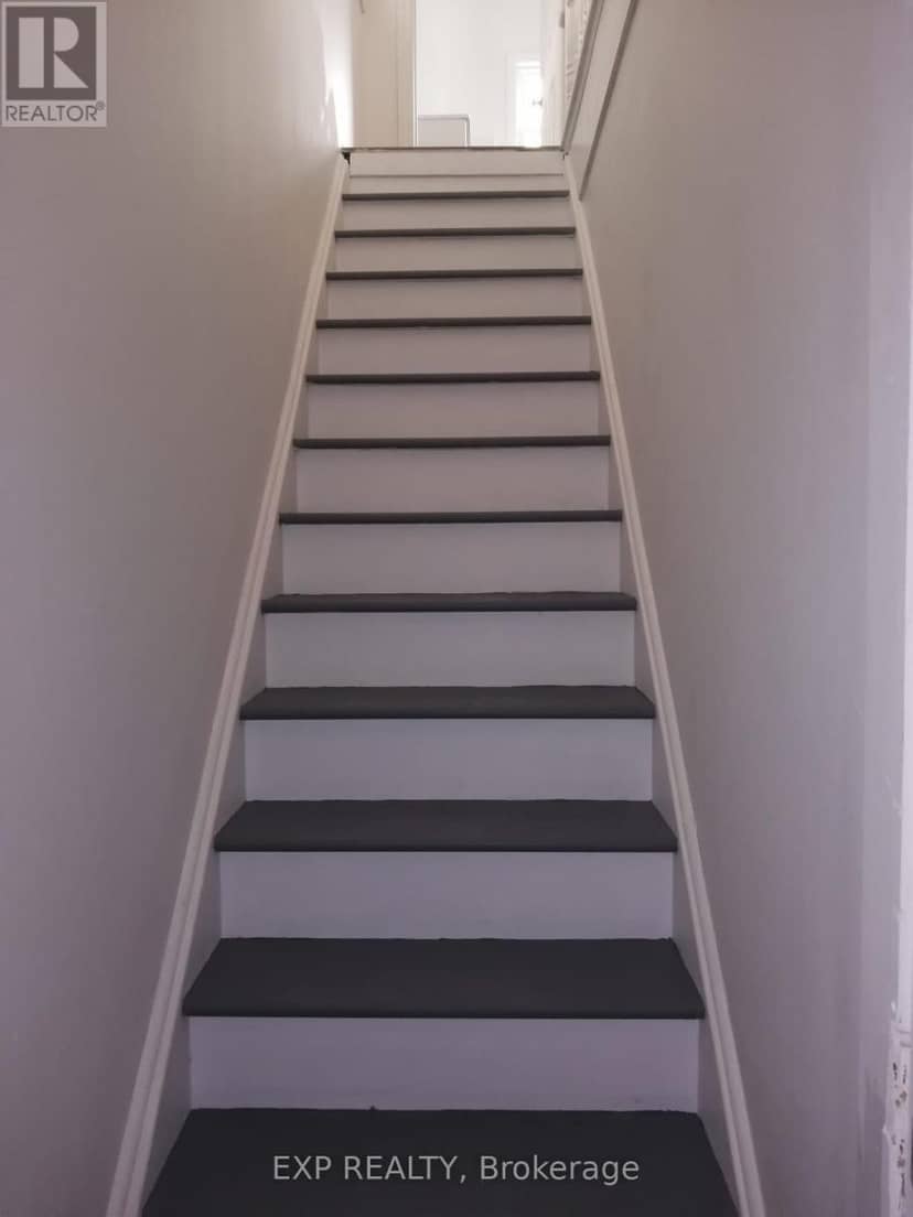65 Kinrade Avenue — photo 4 of 10