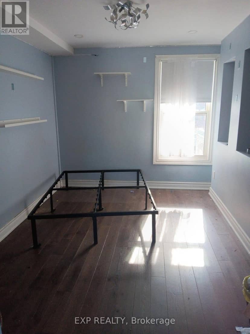 102 Rosslyn Avenue N — photo 13 of 17