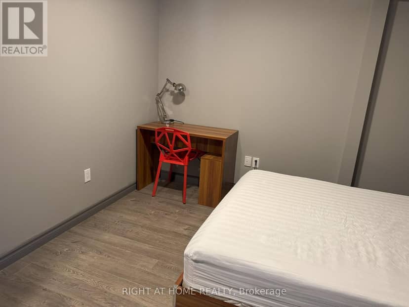 501 - 321 Spruce Street — photo 6 of 13
