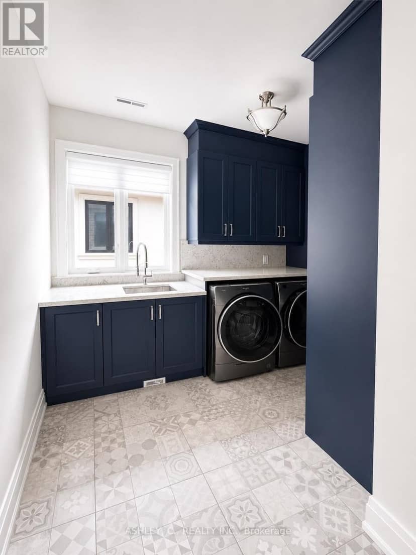 2588 Sharon Crescent — photo 14 of 23