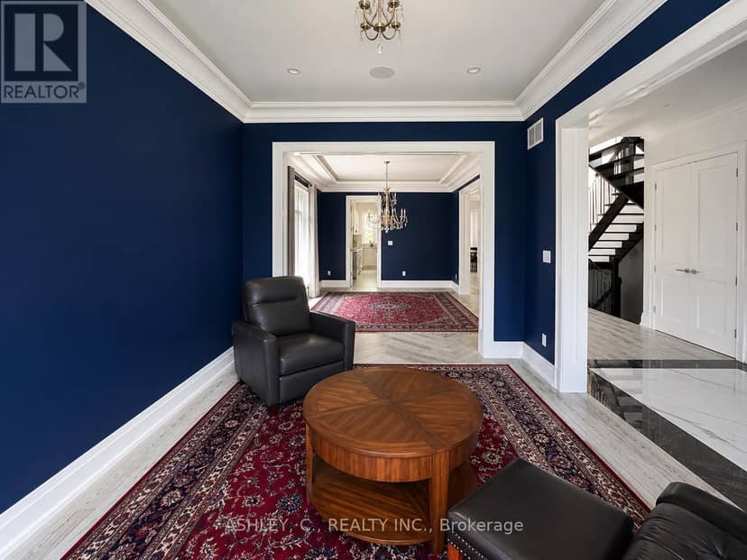 2588 Sharon Crescent — photo 3 of 23
