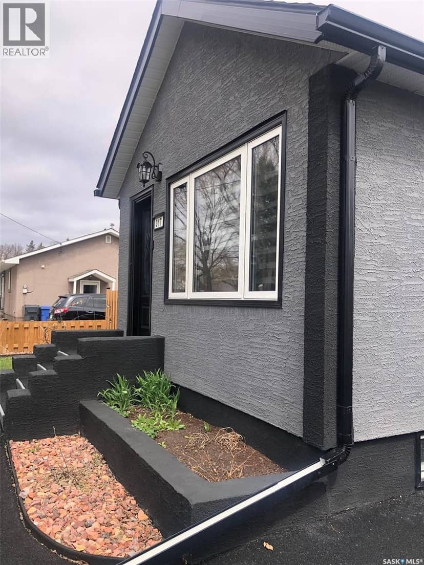 317 Maple AVENUE — photo 10 of 40
