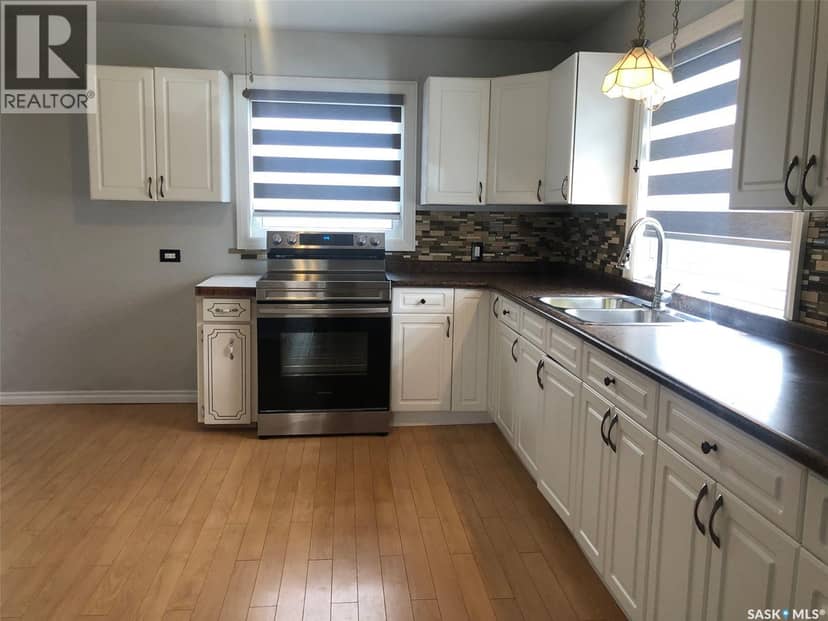 317 Maple AVENUE — photo 30 of 40
