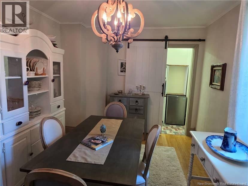 35 Queen West Street — photo 17 of 31