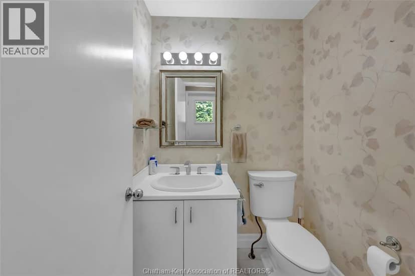 10691 Lakeview DRIVE — photo 16 of 40