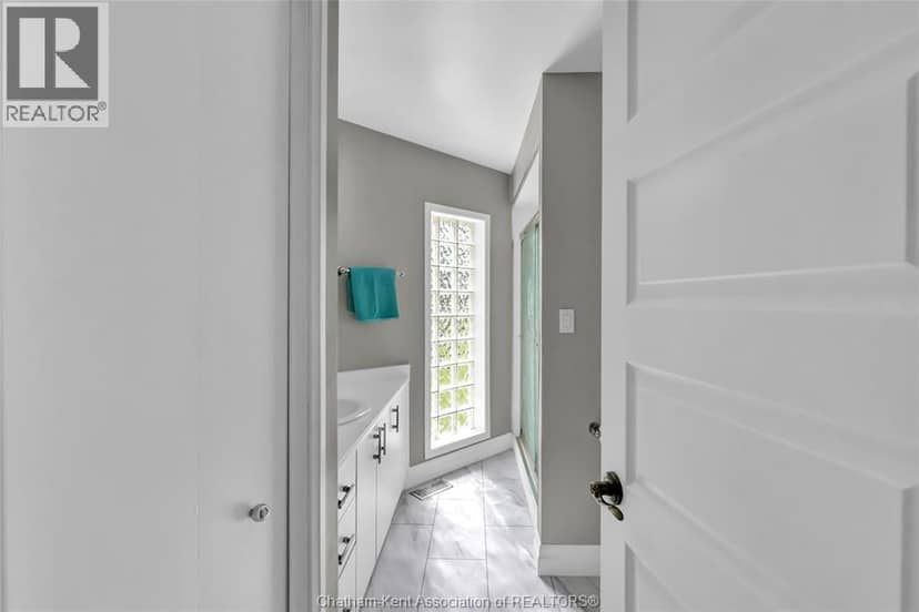 10691 Lakeview DRIVE — photo 18 of 40