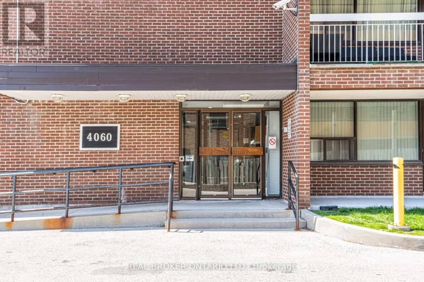 402 - 4060 Lawrence Avenue E — photo 23 of 26