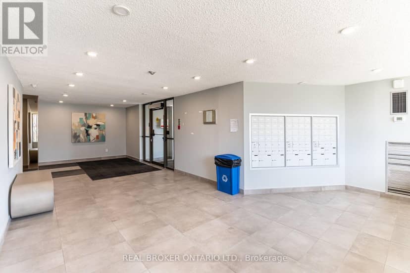 402 - 4060 Lawrence Avenue E, Toronto, photo 3