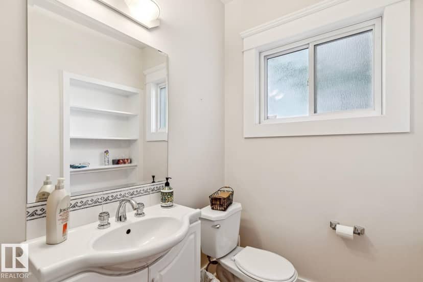 11223 99 AV NW — photo 13 of 31