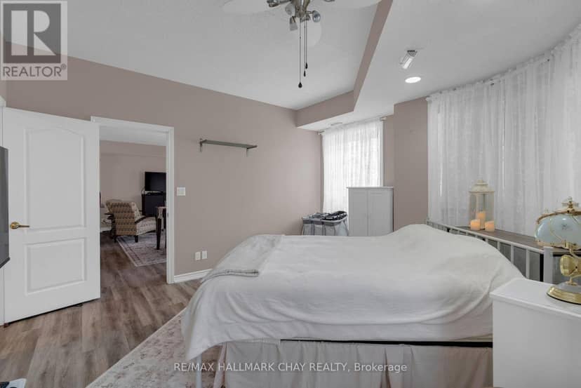 109 - 486 Laclie Street — photo 11 of 22