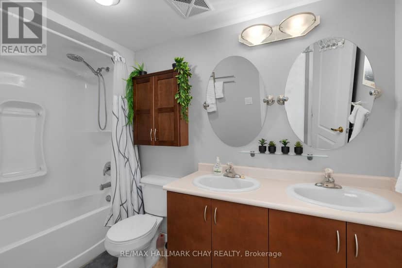 109 - 486 Laclie Street — photo 12 of 22