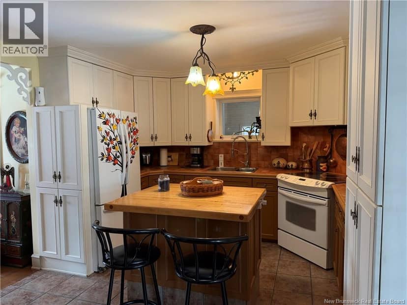 648 TOUSSAINT Road — photo 8 of 33