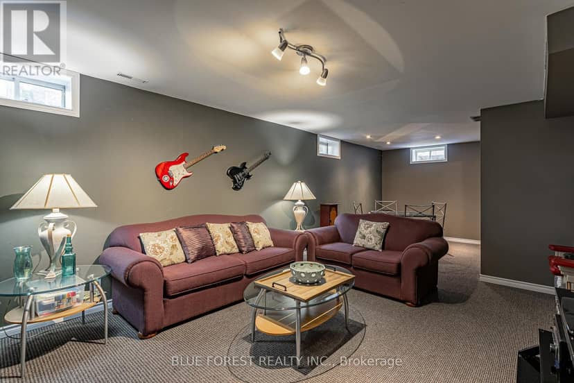 14 Eric Drive — photo 33 of 40