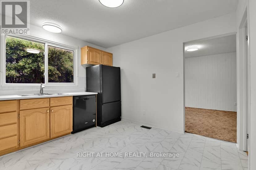 99 Craig Henry Drive, Ottawa, photo 7