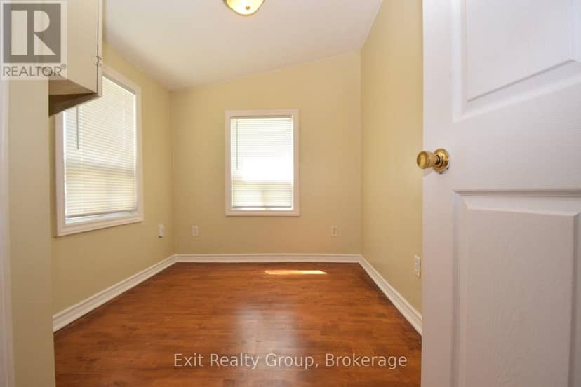 64 George Street — photo 11 of 17