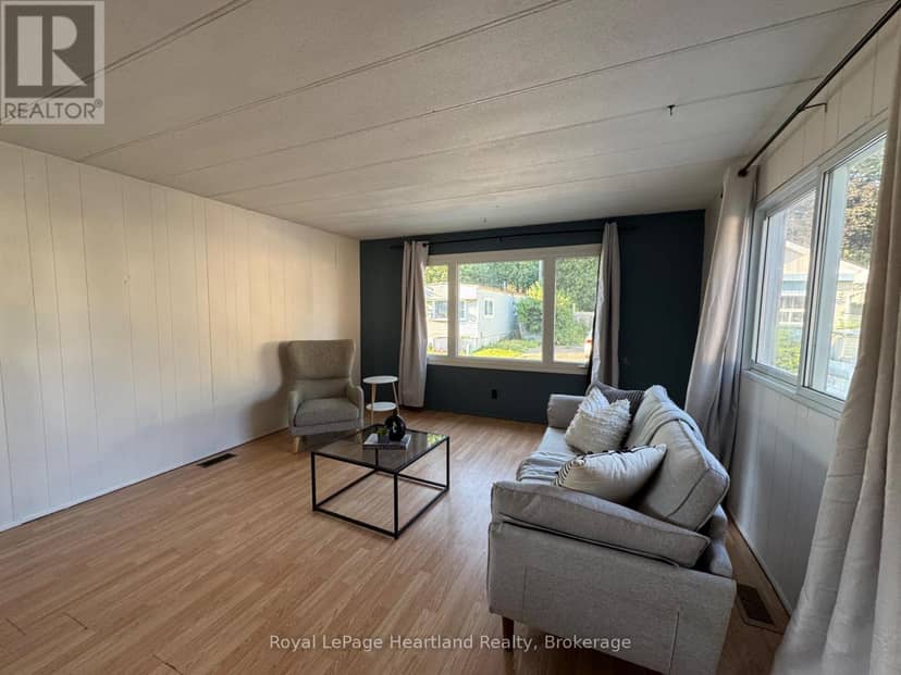 4 Trailer Park Road, Minto, photo 3