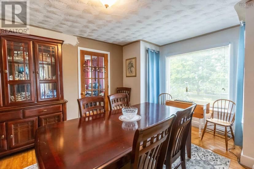 137 Main Street — photo 12 of 38