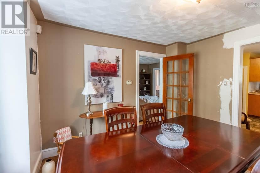 137 Main Street — photo 13 of 38