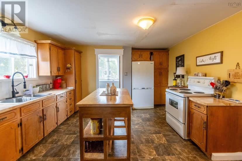 137 Main Street — photo 19 of 38