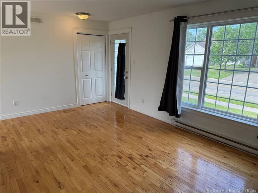 333 Twin Oaks — photo 4 of 30