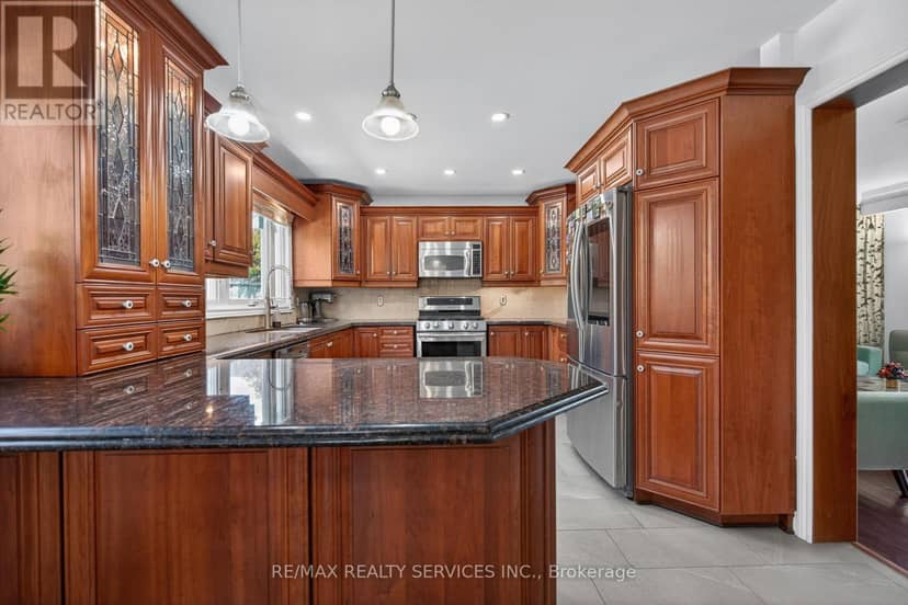 2 Dunbar Drive — photo 11 of 40