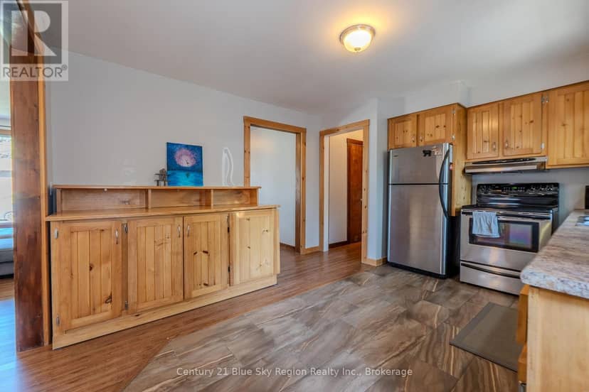 7 Birch Crescent — photo 11 of 29