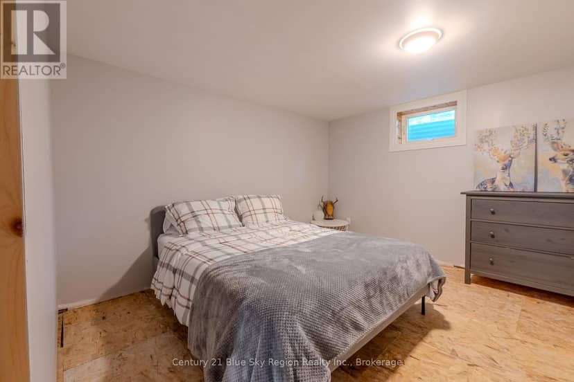 7 Birch Crescent — photo 26 of 29