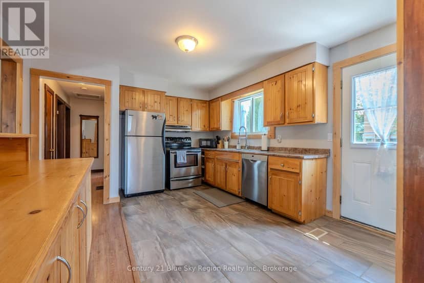 7 Birch Crescent — photo 9 of 29