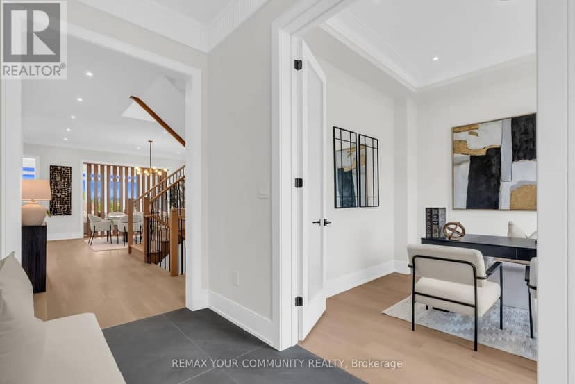23 Menotti Drive, Richmond Hill, photo 8