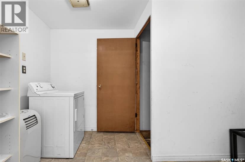 528 Ominica STREET E — photo 24 of 40