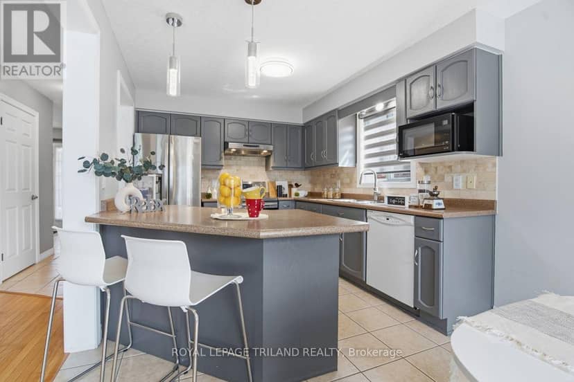 713 Thistlewood Drive — photo 11 of 40