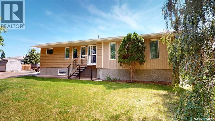 51 Harrigan CRESCENT, Maple Creek, photo 2
