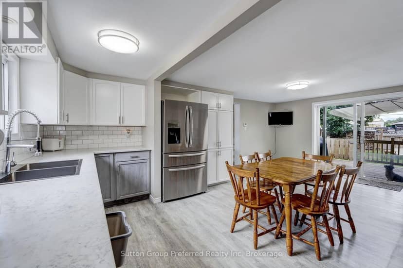 685744 Main Street — photo 5 of 40