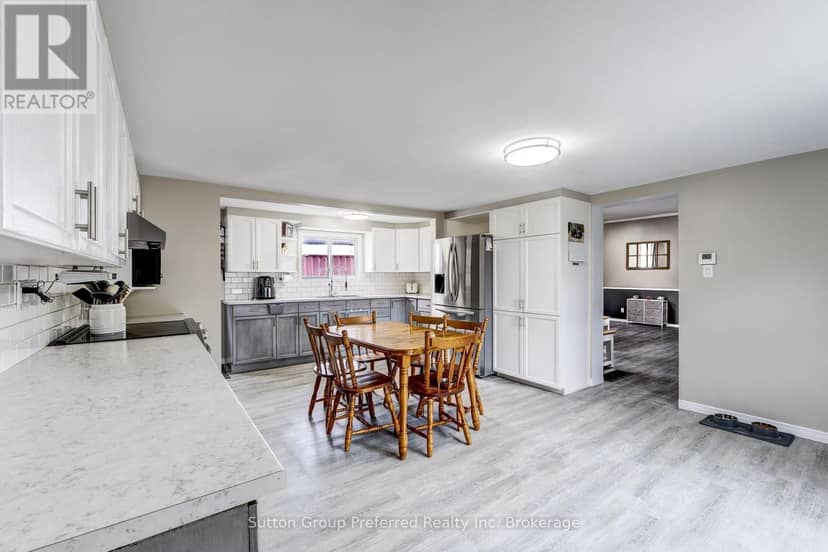 685744 Main Street — photo 8 of 40