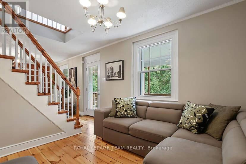 3636 Forestview Lane — photo 14 of 40