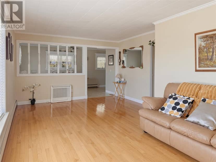 16 Spencer Road — photo 7 of 29