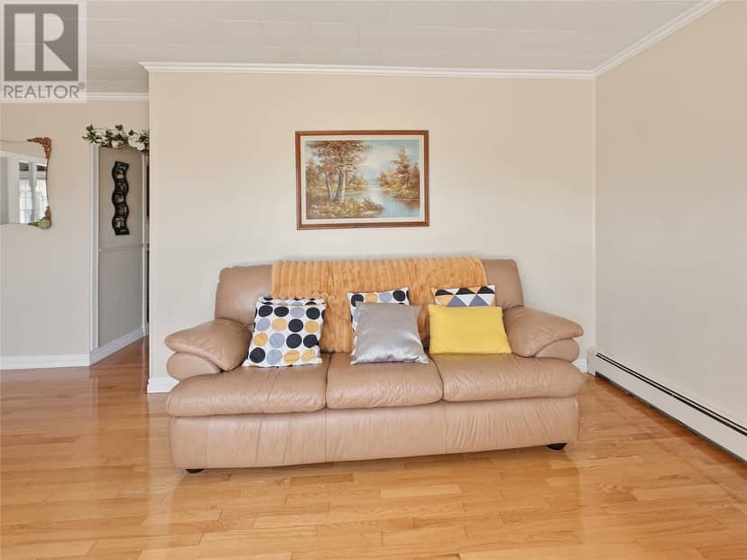 16 Spencer Road — photo 4 of 29